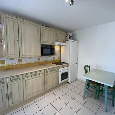 Grand 3 Pieces Avec Terrasse Et Parking A - Fr-1-833-27 Apartment