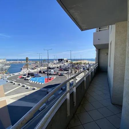 Grand 3 Pieces Avec Terrasse Et Parking A - Fr-1-833-27