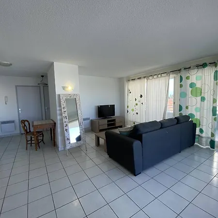 Grand 3 Pieces Avec Terrasse Et Parking A - Fr-1-833-27 Apartment *